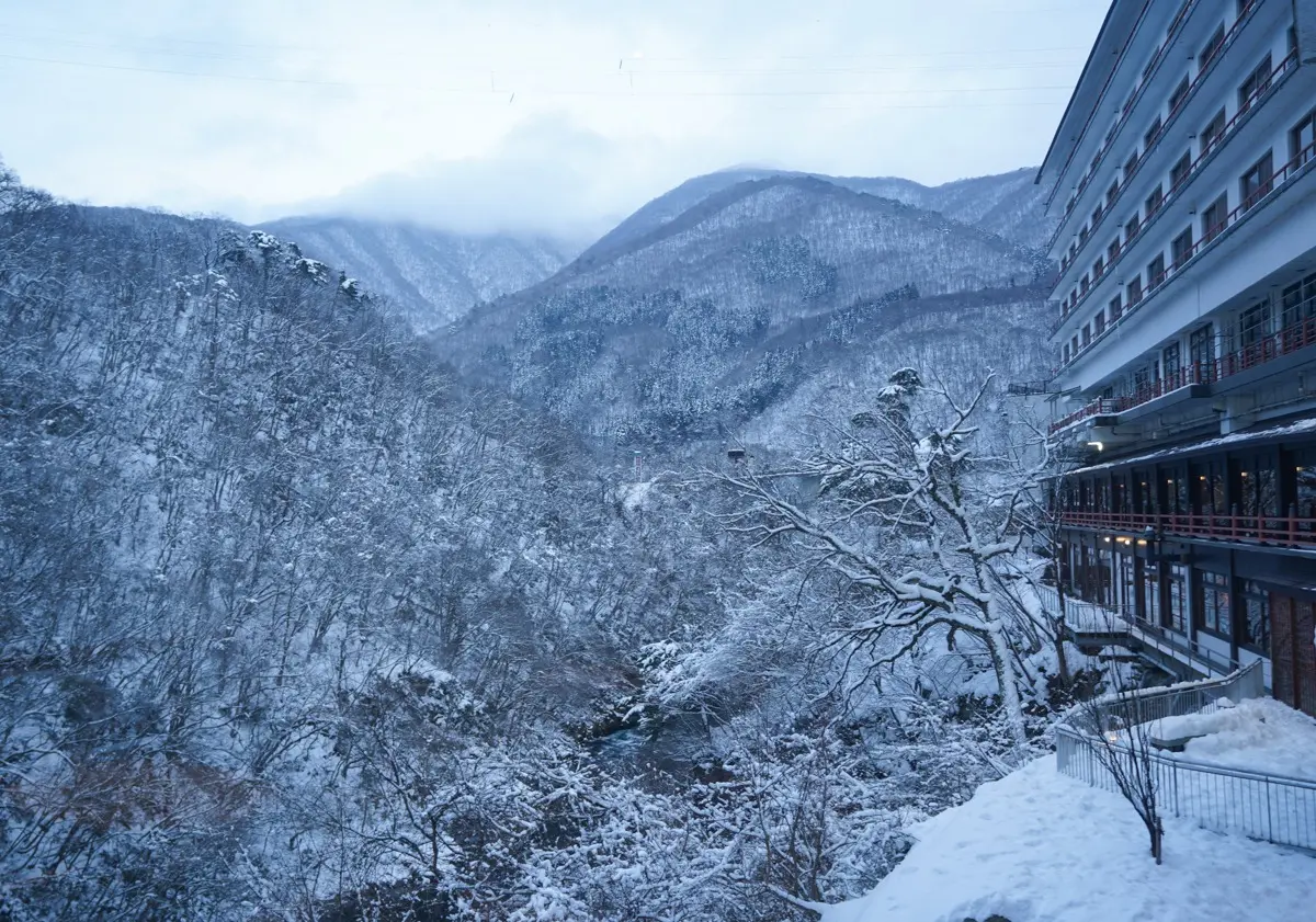 漫畫美景重現!入住《鬼滅之刃》場景「溫泉旅店」,夢幻雪景+泡湯超享受 漫畫美景重現!入住《鬼滅之刃》場景「溫泉旅店」,夢幻雪景+泡湯超享受