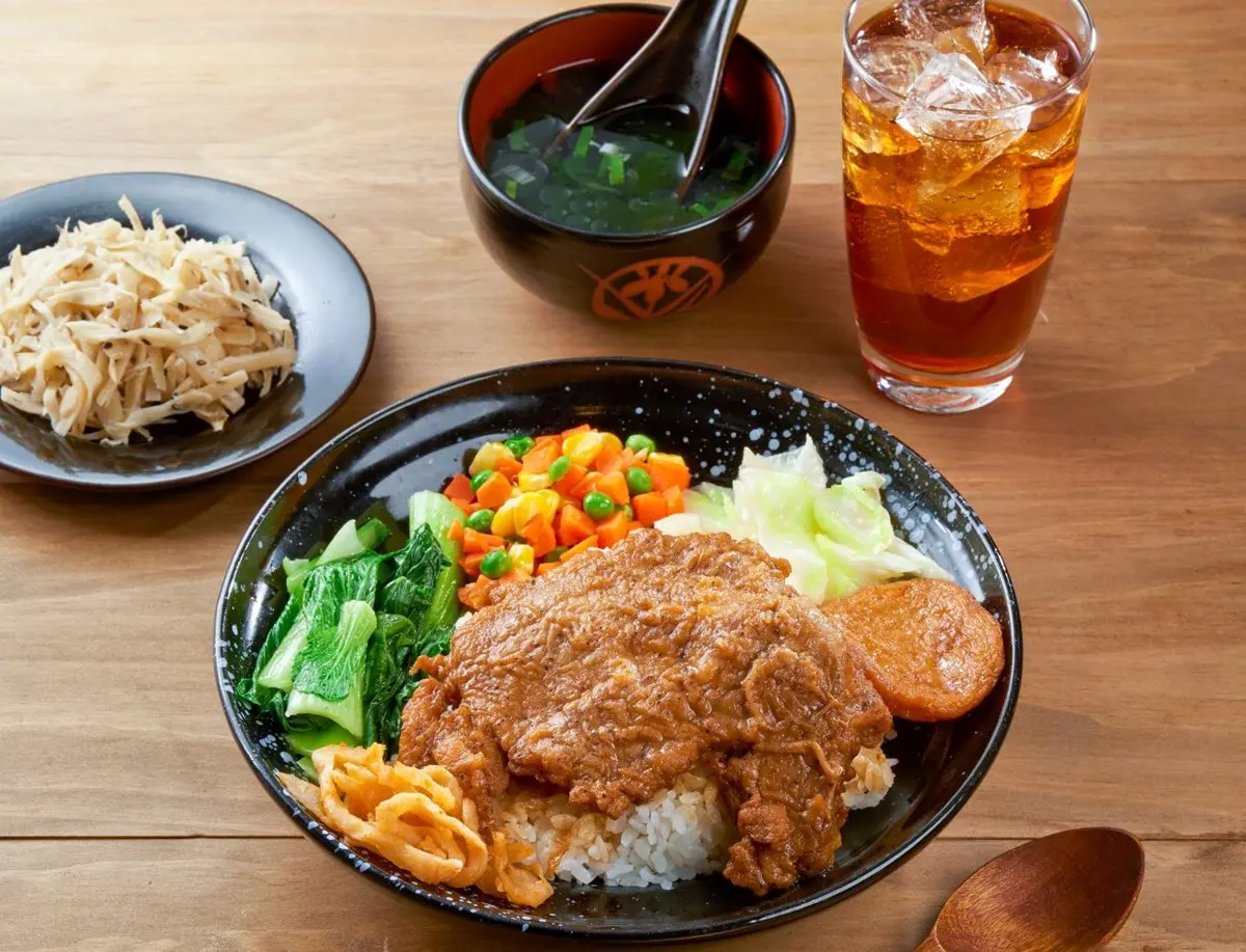 身分證中「2碼」送排骨!三商巧福限時優惠,原汁牛肉麵、排骨飯通通百元有找 身分證中「2碼」送排骨!三商巧福限時優惠,原汁牛肉麵、排骨飯通通百元有找