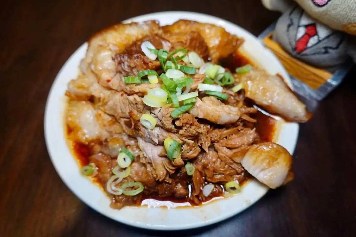 金香豬腳涼麵：雙重享受超銷魂