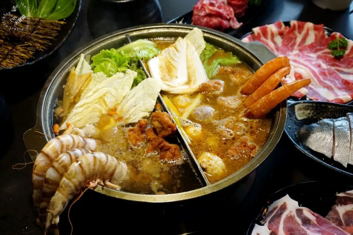 被豆漿耽誤的蛋塔店?行天宮美食16間,超推創意台味粉漿蛋餅、人氣排隊麻糬 行天宮美食:赤牛哥汕頭火鍋