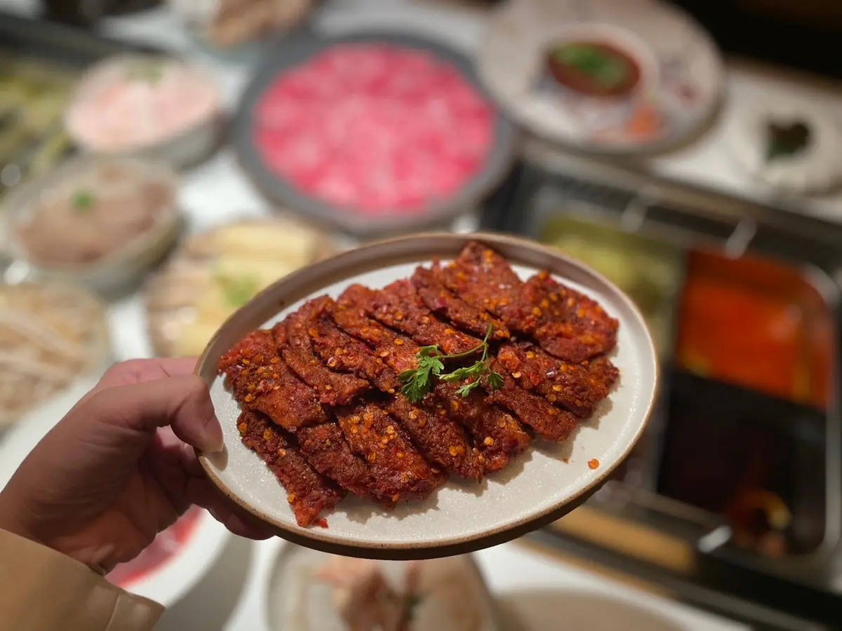 【新開店】連３天買一送一！燒肉風間最新「緋花火鍋」登場，菜單價位一次看