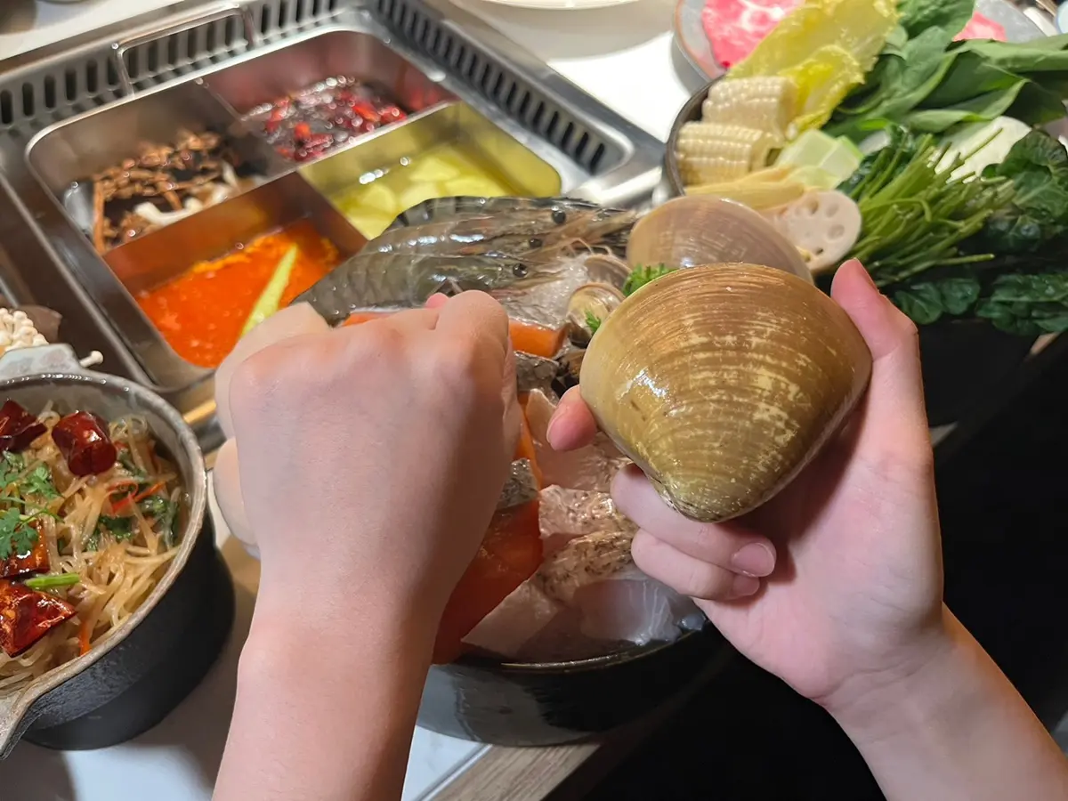 【新開店】連３天買一送一！燒肉風間最新「緋花火鍋」登場，菜單價位一次看