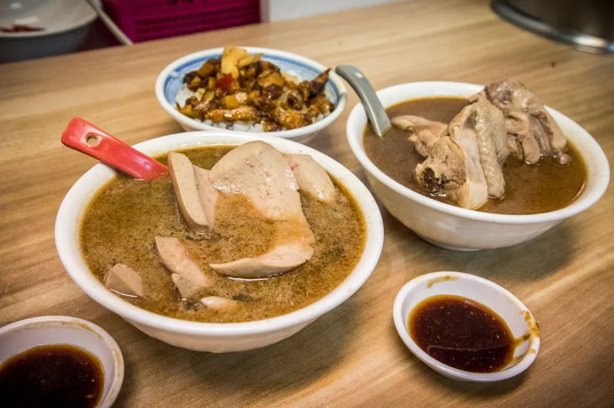 全台首間「雞排始祖」藏在這!台北6大老字號美食:最強麻油雞、滿料牛肉麵 全台首間「雞排始祖」藏在這!台北6大老字號美食:最強麻油雞、滿料牛肉麵