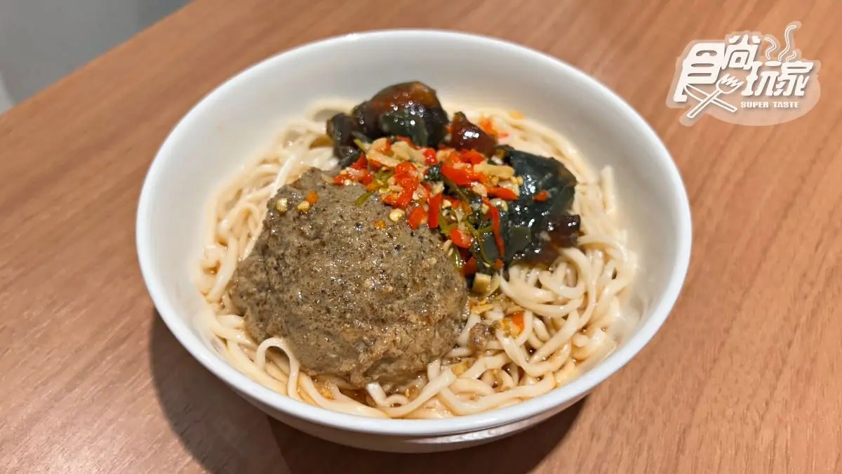 士林夜市最新美食攻略!3家新開店+7攤必吃:暴紅梅花糕、米其林推薦涼麵 士林夜市最新美食攻略!3家新開店+7攤必吃:暴紅梅花糕、米其林推薦涼麵