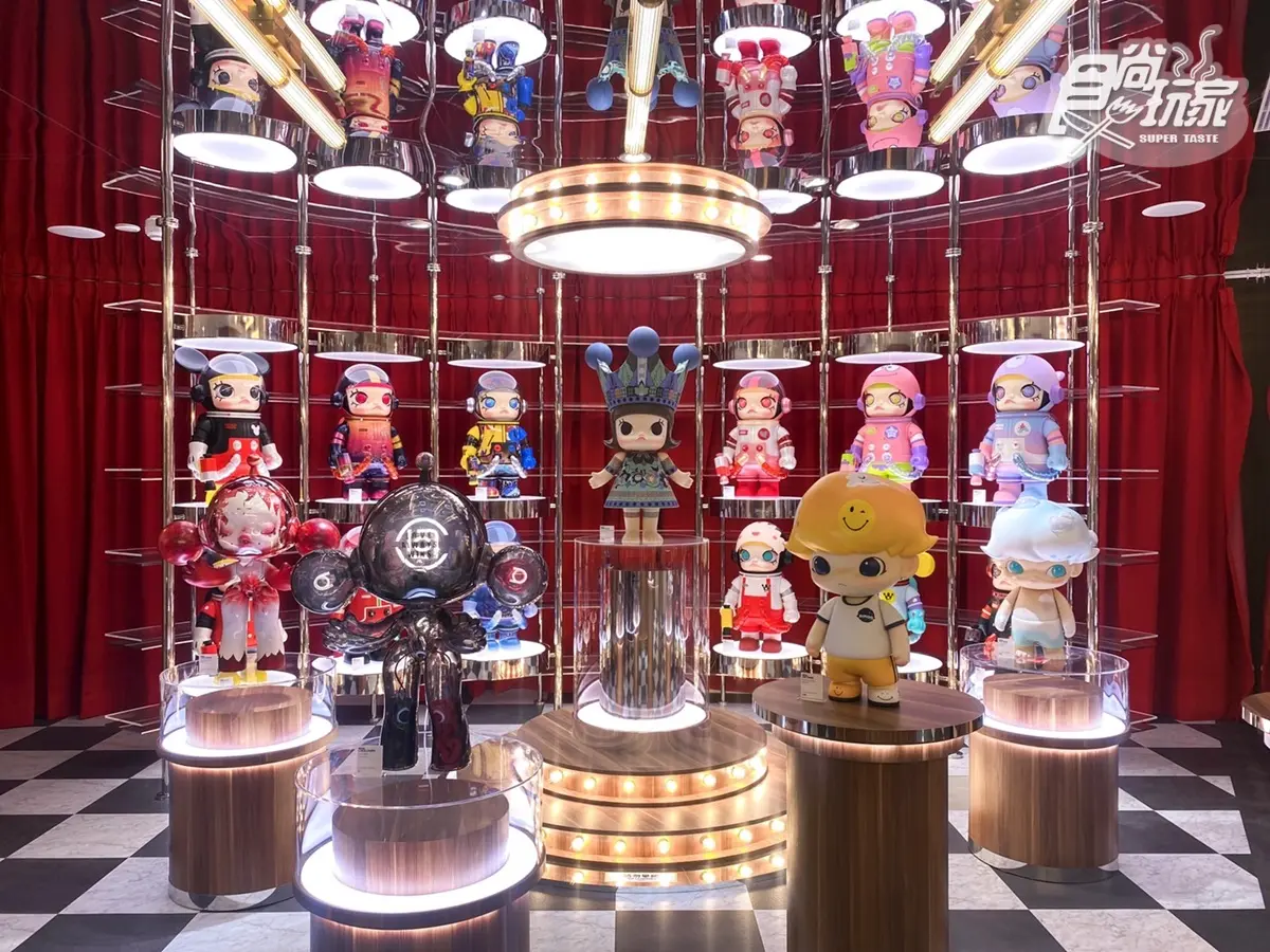 【新開店】公仔人瘋了!150坪「POP MART西門旗艦店」,4層樓千款潮玩公仔買爆 【新開店】公仔人瘋了!150坪「POP MART西門旗艦店」,4層樓千款潮玩公仔買爆