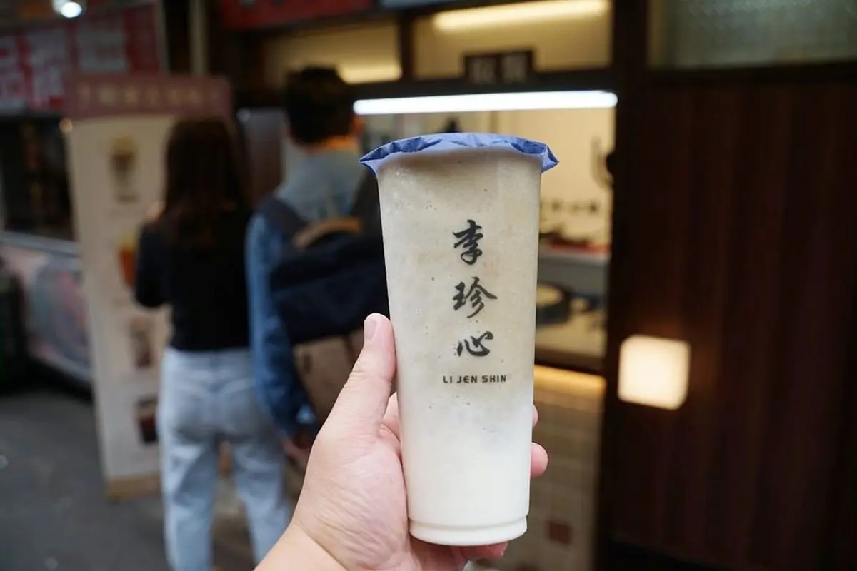 老台中人才懂!廟東夜市9攤必吃:門神菱角酥、老字號芋泥捲、古早味肉圓 老台中人才懂!廟東夜市9攤必吃:門神菱角酥、老字號芋泥捲、古早味肉圓
