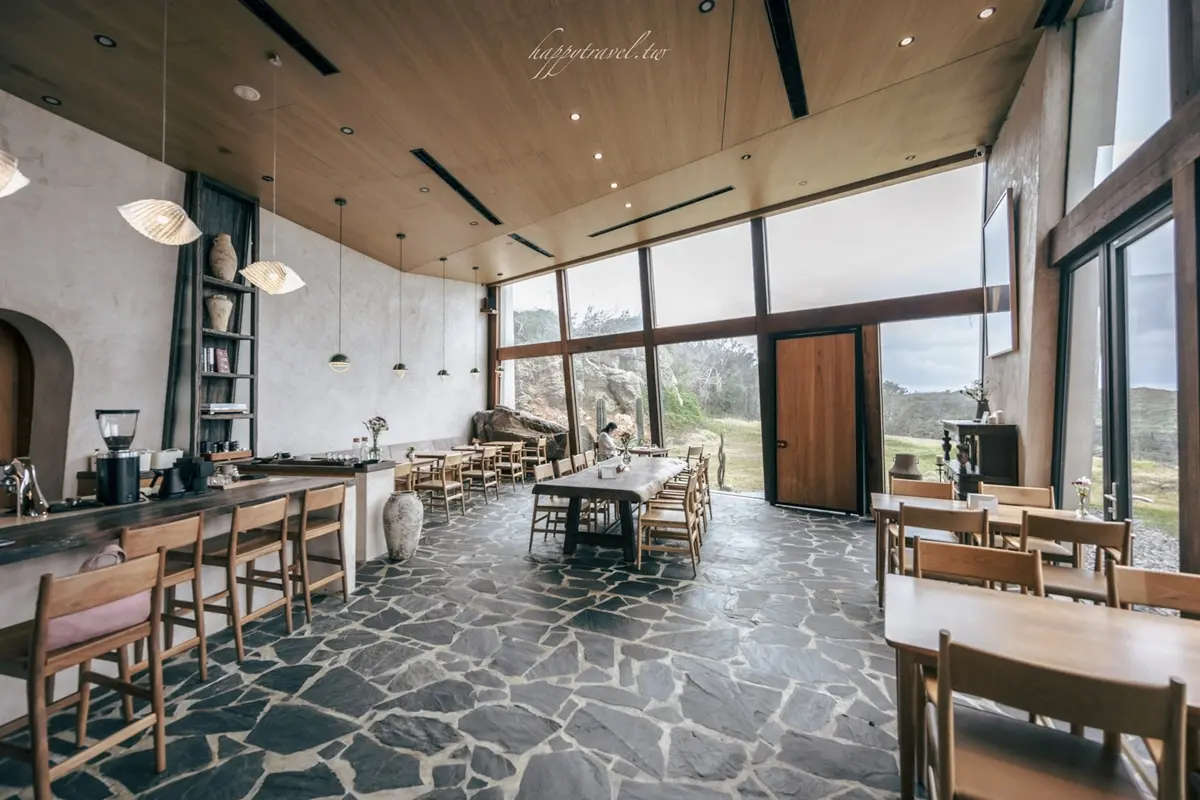 【新開店】全台最美海景餐廳在這!藏山崖如世外桃源,拍美照必搶角落沙發區 【新開店】全台最美海景餐廳在這!藏山崖如世外桃源,拍美照必搶角落沙發區