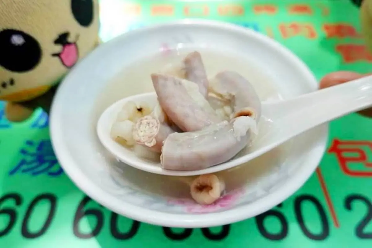 廟口榕樹下開吃！大稻埕慈聖宮５攤老店美食：台北３大鹹粥、銷魂白煮豬腳