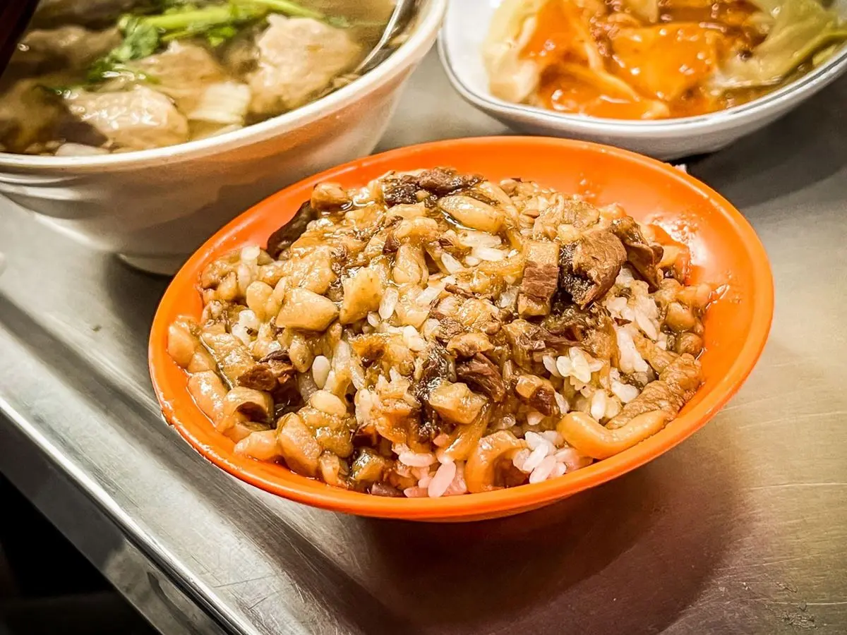 基隆美食推薦27家！廟口最強滷肉飯、便宜營養三明治、芋泥球老店