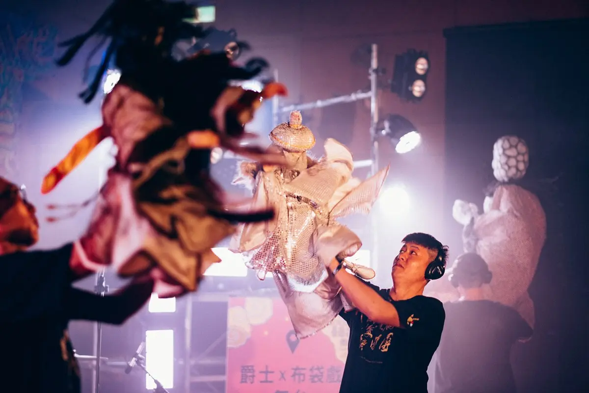 只有５天！高雄最大「春節市集」快閃駁二，開逛380家高熱量美食、文創攤位