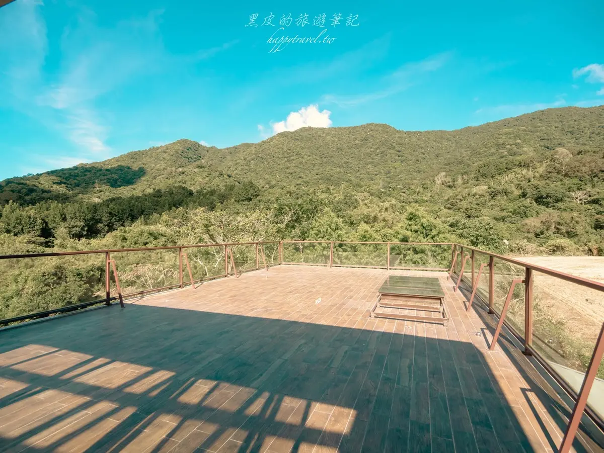 入住玻璃屋享無死角美景！開箱花蓮清水模民宿，入夜肉眼就能看到銀河