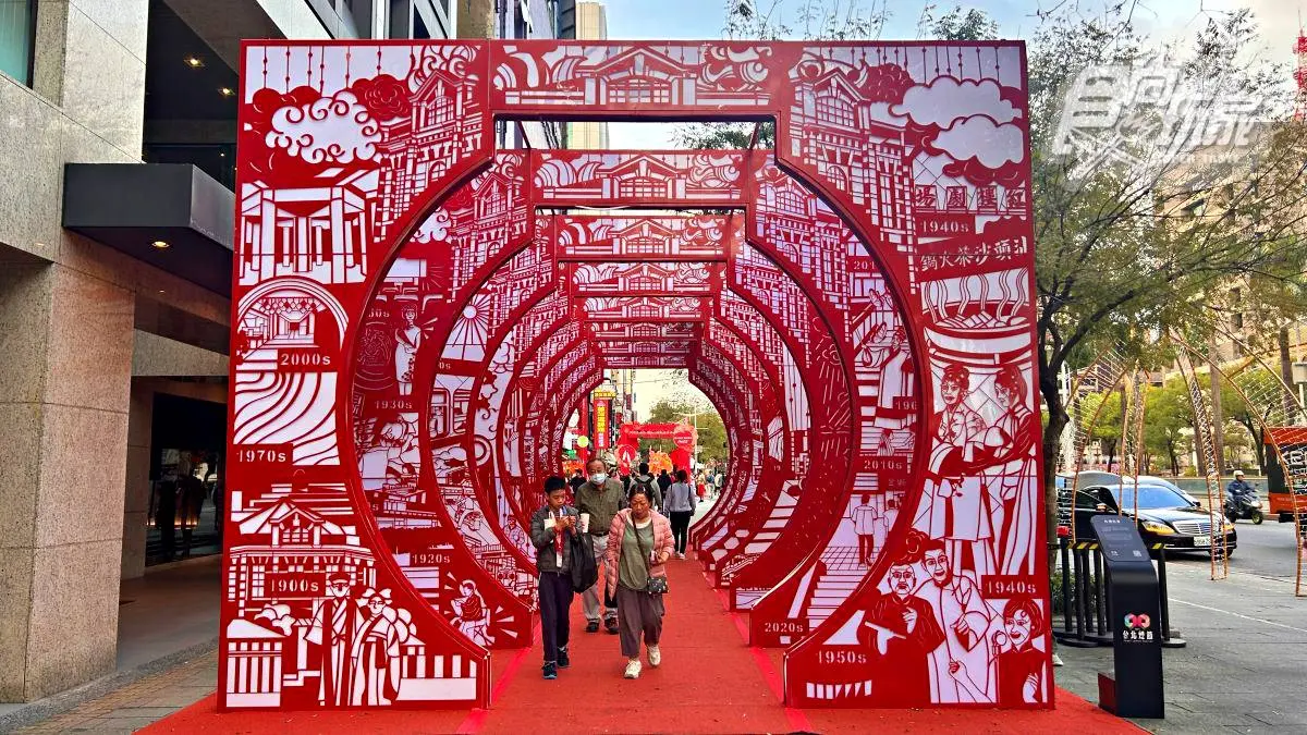 10米高「巨型金龍」帥翻!「2024台北燈節」3大展區亮點、推薦路線一次看 10米高「巨型金龍」帥翻!「2024台北燈節」3大展區亮點、推薦路線一次看