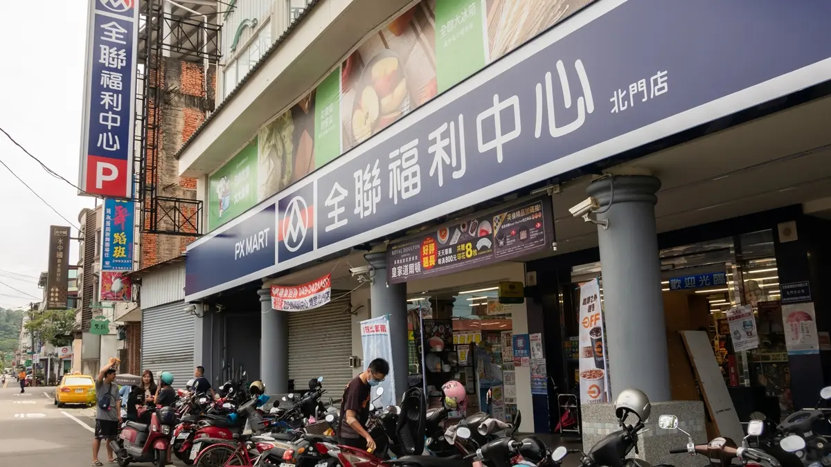 快衝全聯!250元鐵盒裝「不敗點心」下殺到100元,網友一口氣搬3盒