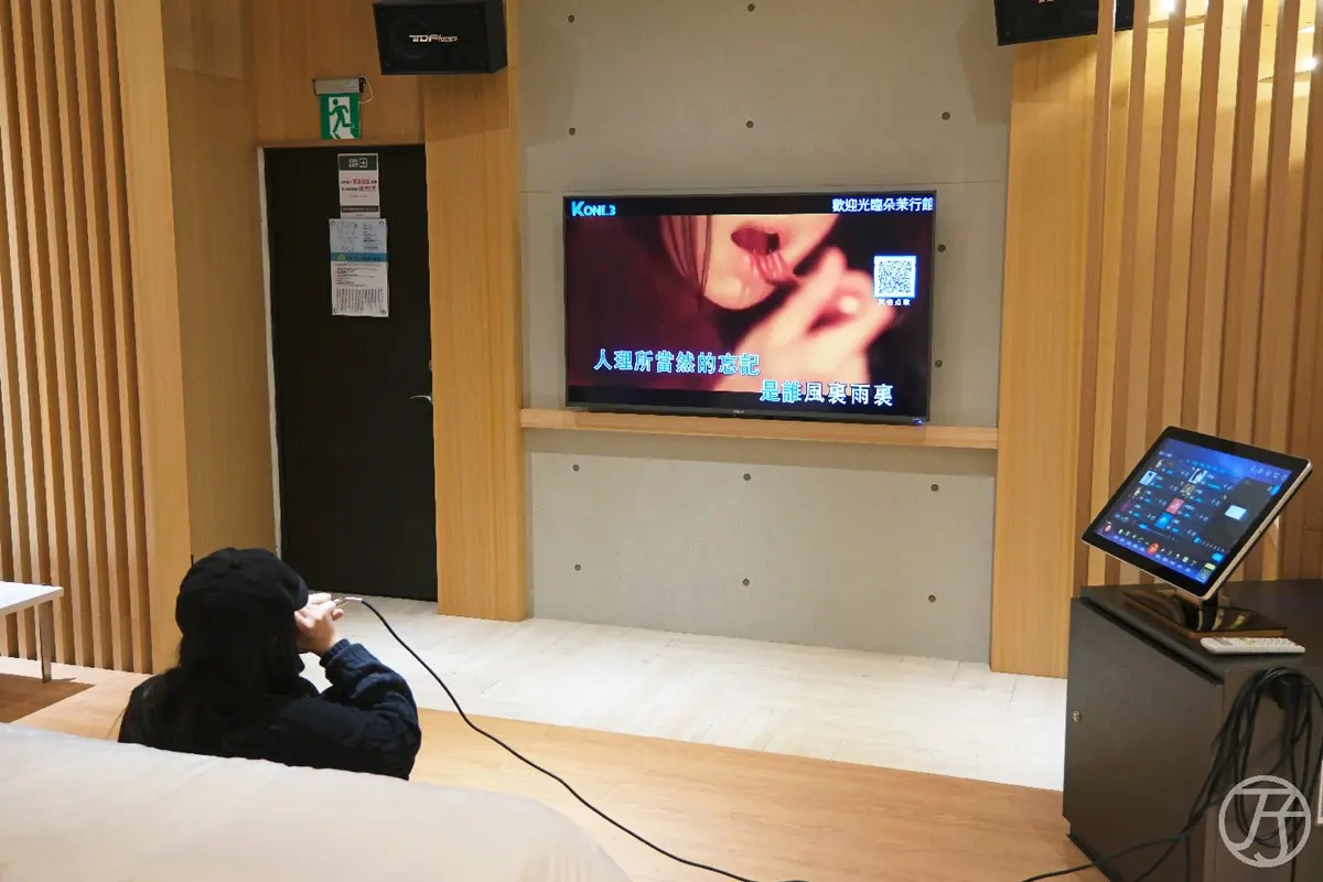 秒飛日本！台中豪宅風汽車旅館，爽泡房內超大湯池、無限歡唱KTV