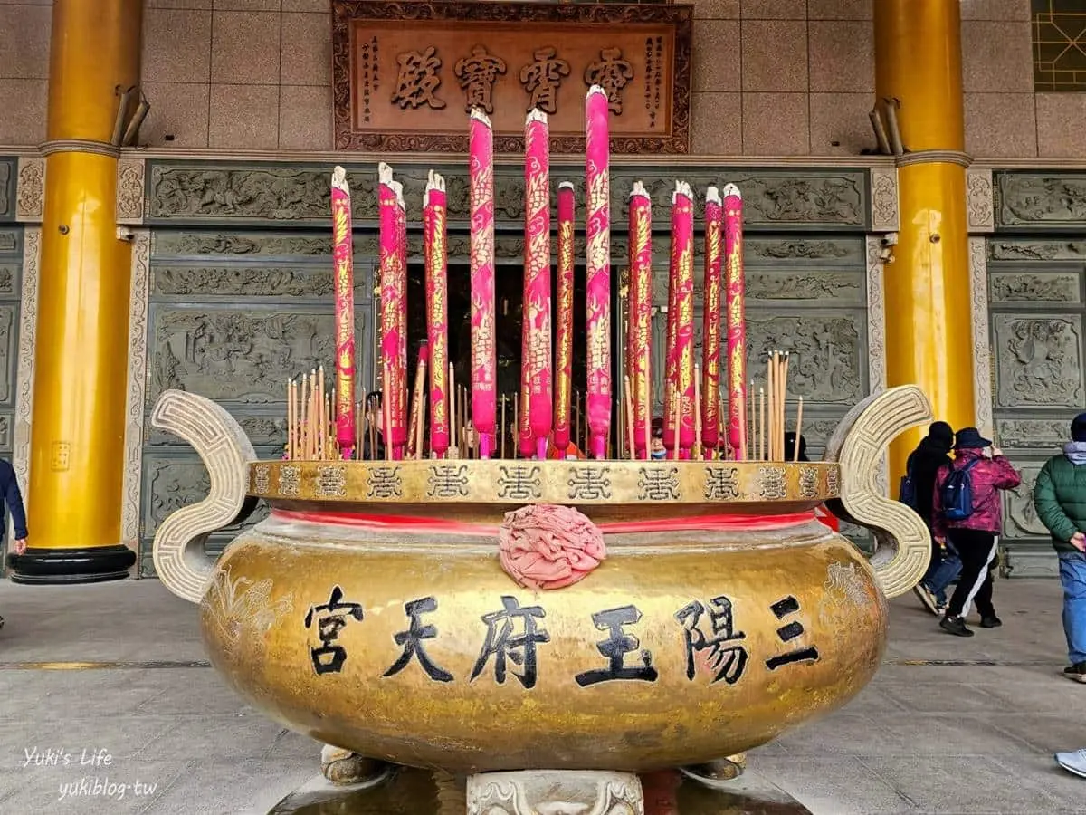 全台最大天公廟在這！必拍２米「巨大龍香」、領龍喉水，鑽天公爐這樣拜最靈驗