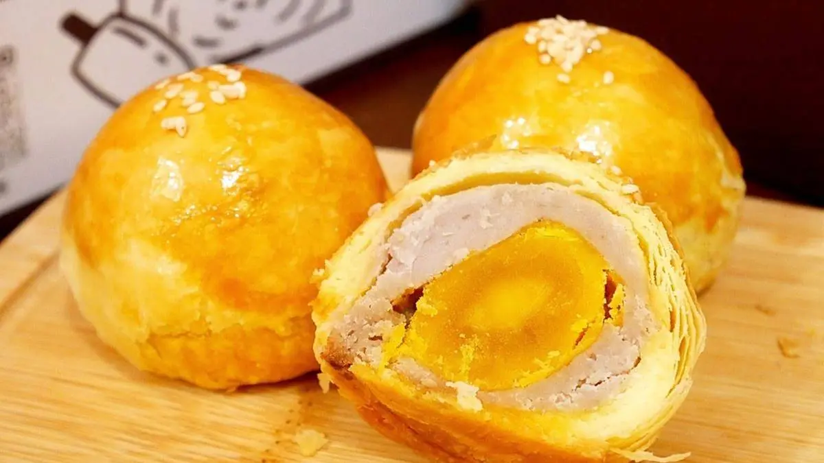 芋頭口味內餡細緻濕潤，非常真材實料，口味完全不輸名店。（圖片來源：靜香EAT）