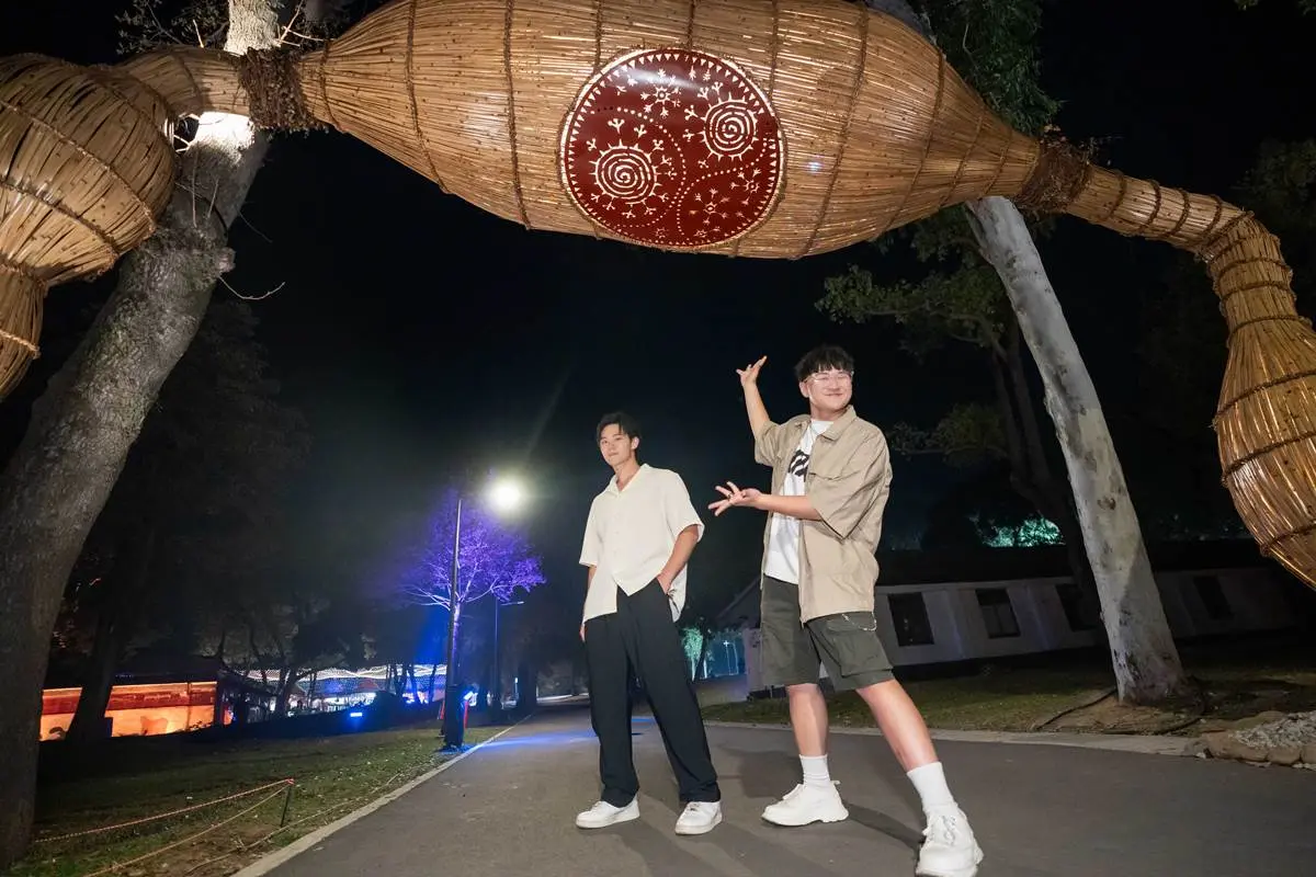 快衝桃園燈會！「IT BOYZ」成員驚喜現身，帶路玩沉浸式互動體驗