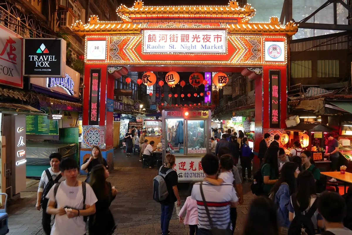2024全台最夯夜市TOP10！基隆廟口夜市落榜，「第１名」老外也愛
