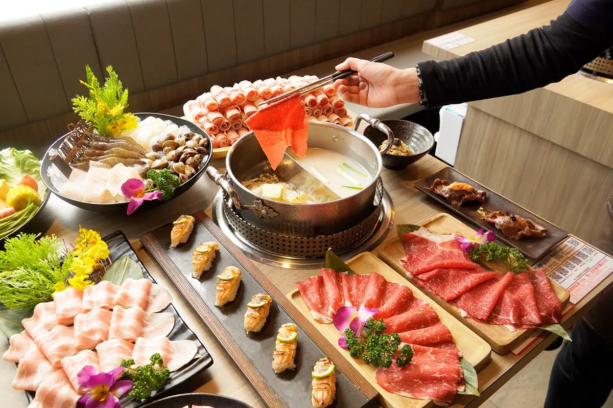 身分證「1、4、5」任2碼!炙燒鮭魚無限吃到飽,爽嗑和牛只要449元起 身分證「1、4、5」任2碼!炙燒鮭魚無限吃到飽,爽嗑和牛只要449元起