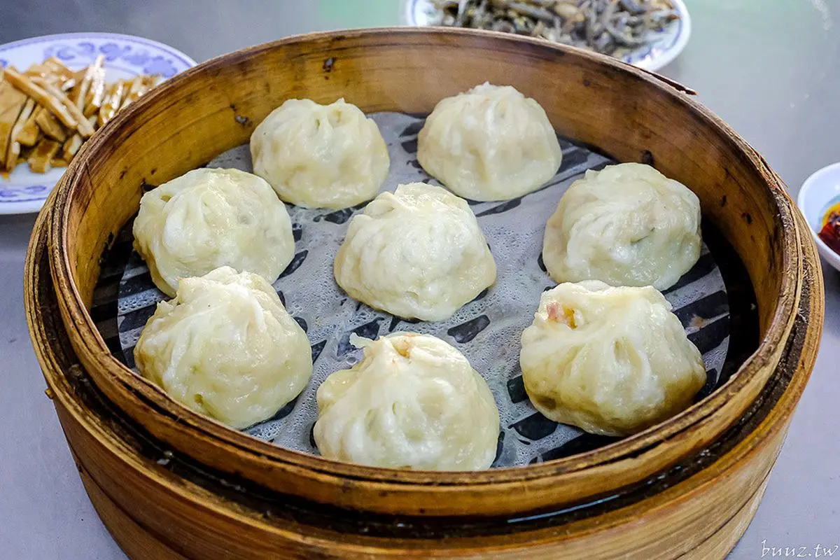 2026大甲媽遶境順吃！清水朝興宮５家銅板美食：50年米糕、高CP值小籠包