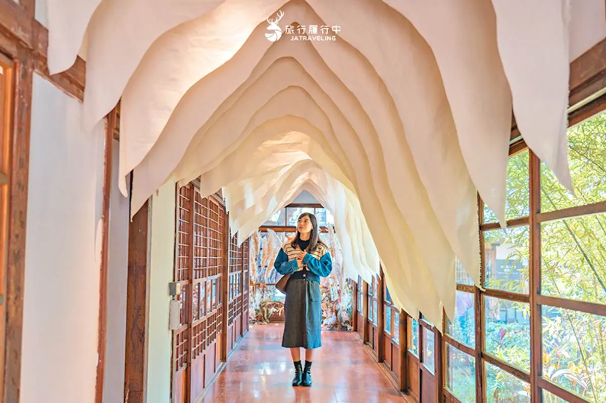 上千本漫畫免費看！全台唯一「漫畫博物館」在這，搶拍童趣浴場、絕美鏡湖