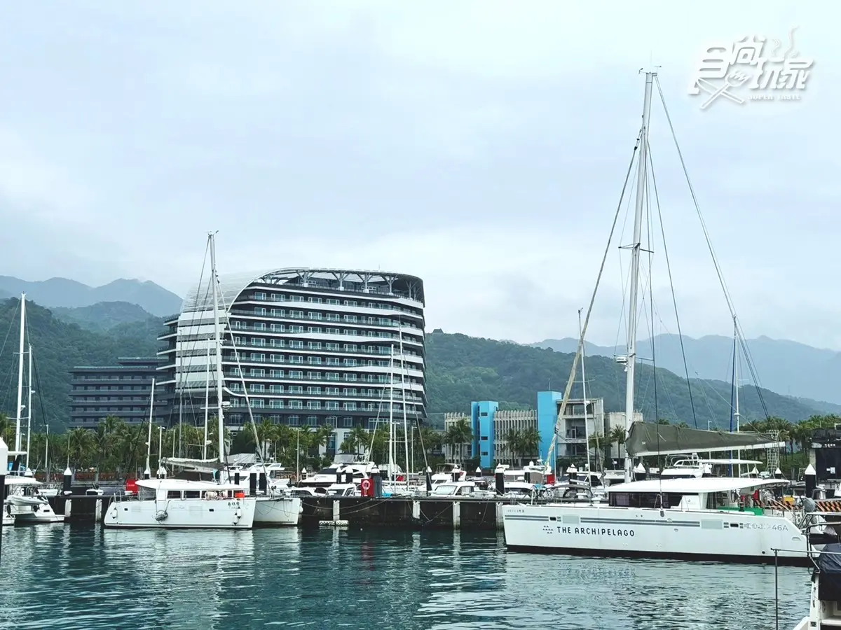 窗外就是龜山島！入住「陸地版郵輪」飯店爽泡溫泉，還嘗得到江振誠創意菜