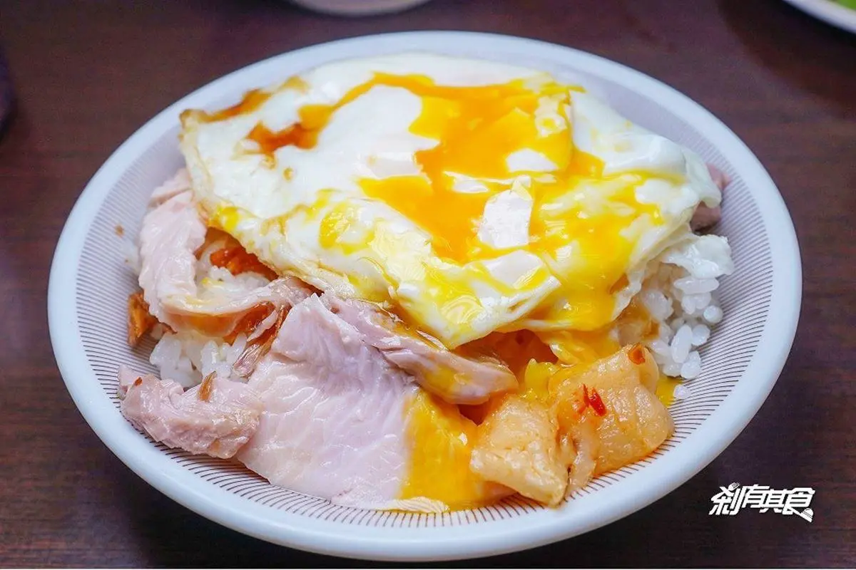 網推「台中最好吃火雞肉飯」!口味媲美嘉義本地,限量「雞片飯」晚來吃不到 【台中美食推薦】頂吉古早味火雞肉飯|媲美嘉義道地雞肉飯