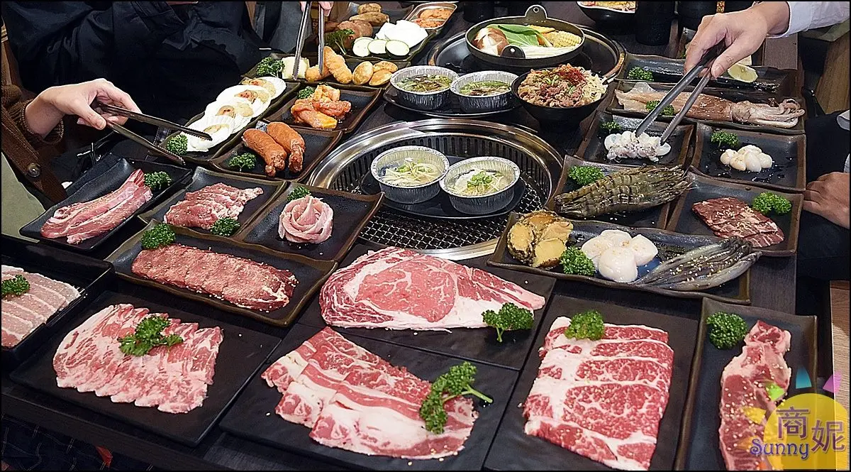 台中別只吃屋馬!4.8星「火烤兩吃」爽嗑百種食材,牛舌、和牛、生蠔無限吃 台中別只吃屋馬!4.8星「火烤兩吃」爽嗑百種食材,牛舌、和牛、生蠔無限吃