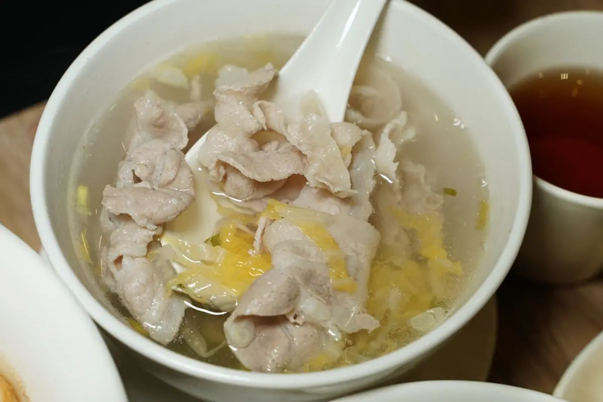 永和版「小鼎泰豐」！在地人社團暴紅，必點排骨蛋炒飯、麵類幾乎百元有找