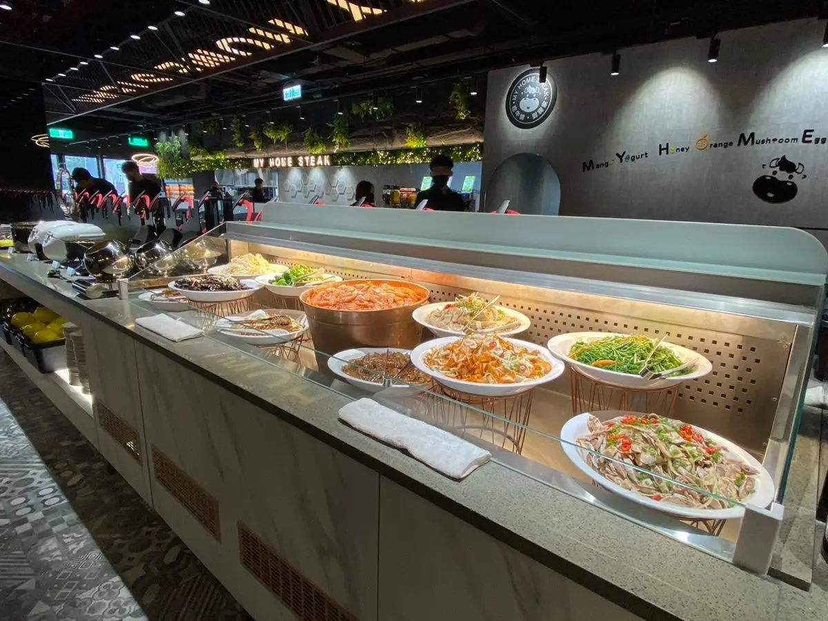 桃園最強牛排吃到飽！360元熱炒、港點百種食材無限吃，七千則好評搬家新開幕