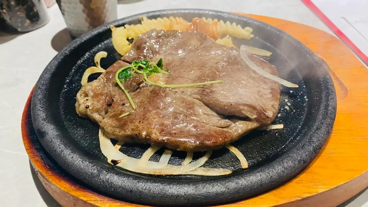 桃園最強牛排吃到飽！360元熱炒、港點百種食材無限吃，七千則好評搬家新開幕