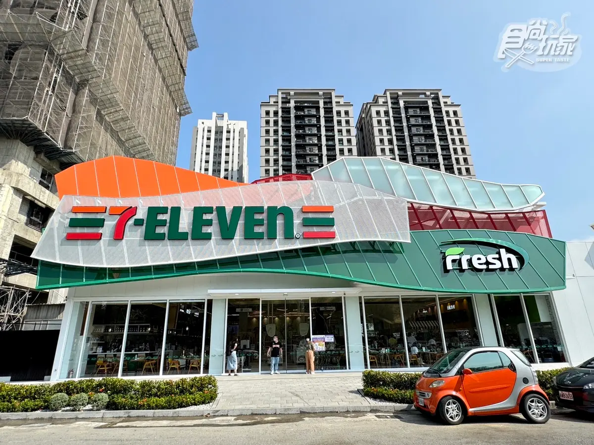超萬能「全台最大7-11」在這！1500坪最狂商場：現煮牛肉麵、星巴克５亮點