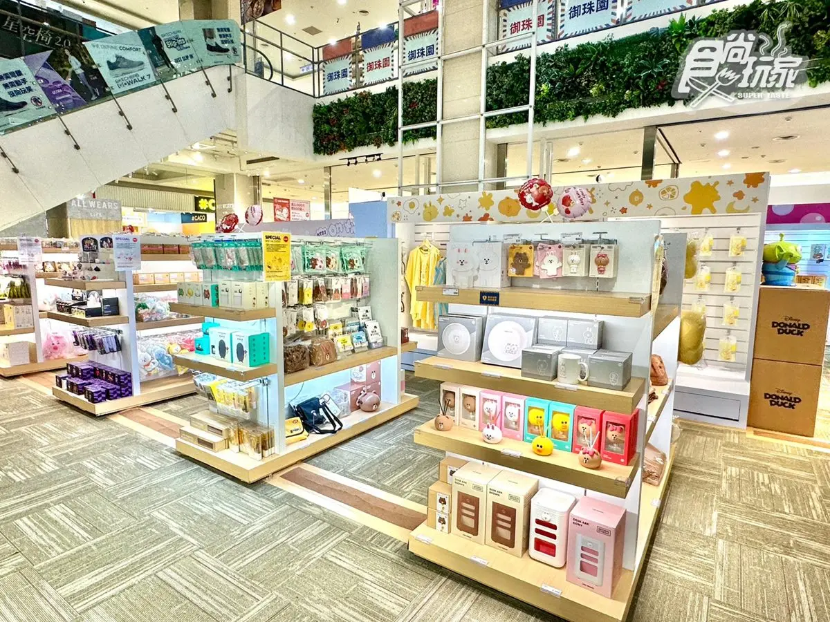 LINE FRIENDS快閃店免費逛！７大亮點：打卡1.5公尺莎莉、千款周邊超好買 (中獎公布)