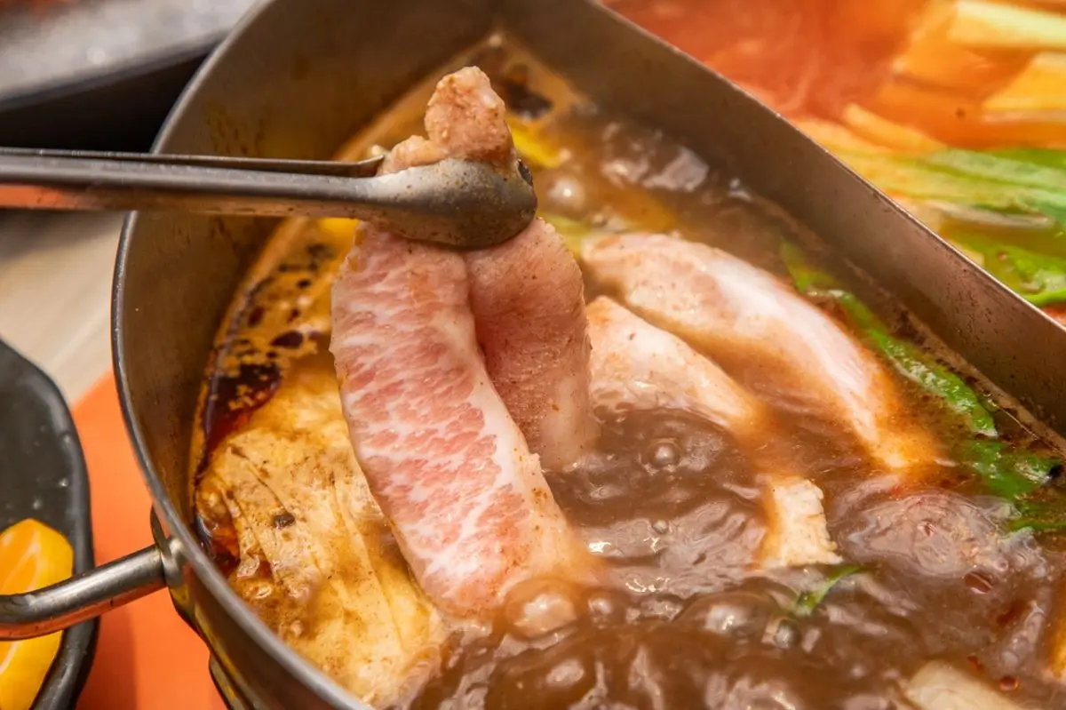 網推「嘉義最強火鍋店」！299元起自助吧吃到飽，泡麵、甜點、冰品無限供應