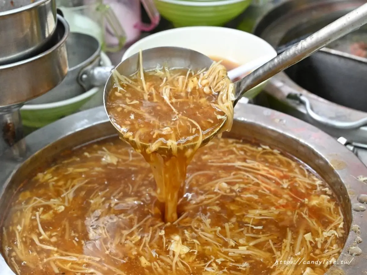 整碗滿滿都是料！飄香50年「爆炒羊肉羹」台中人激推，70元內吃飽CP值超高