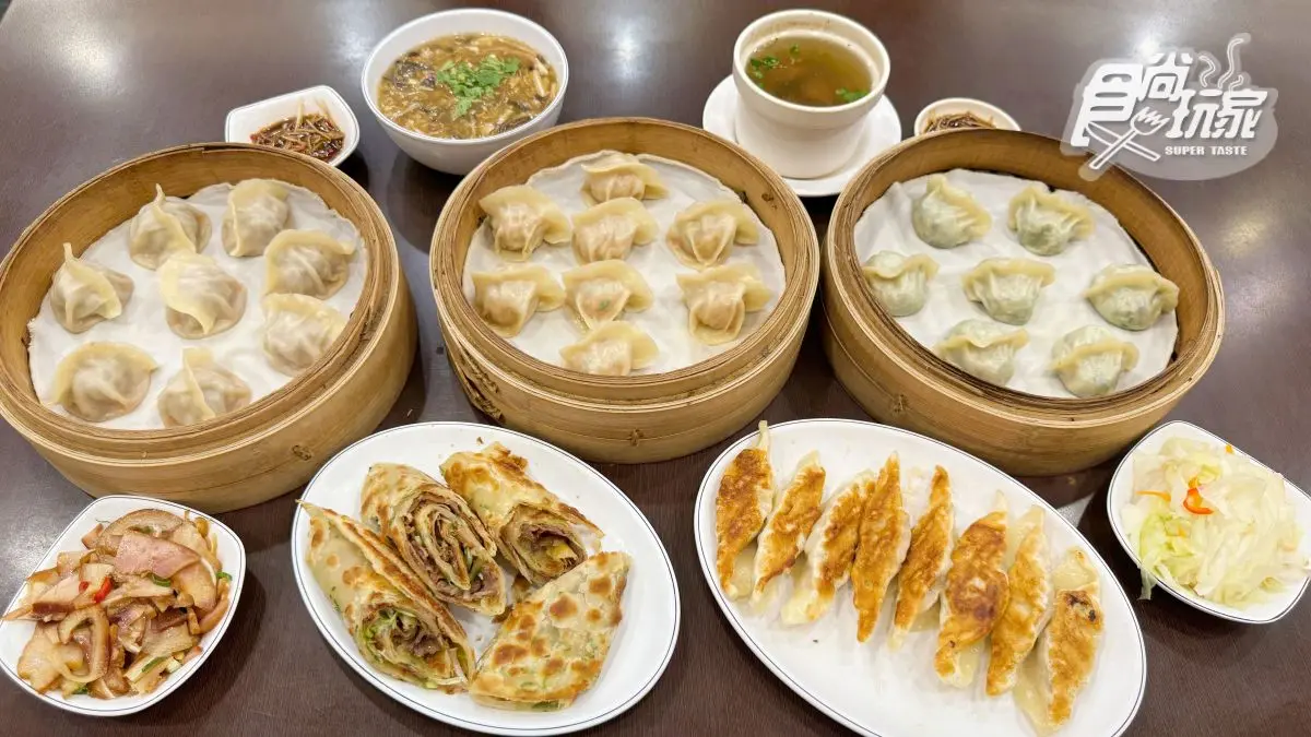 高雄楠梓美食推薦TOP14!14元彈牙肉圓、平價爆量炒飯、人氣蒜味蟹腳 楠梓美食:北平楊寶寶蒸餃|多年米其林推薦小吃