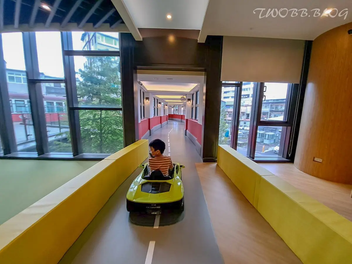 宜蘭彩色積木親子飯店!2樓高滑梯、空中車道小孩嗨翻,還有免費點心吃到飽 宜蘭彩色積木親子飯店!2樓高滑梯、空中車道小孩嗨翻,還有免費點心吃到飽