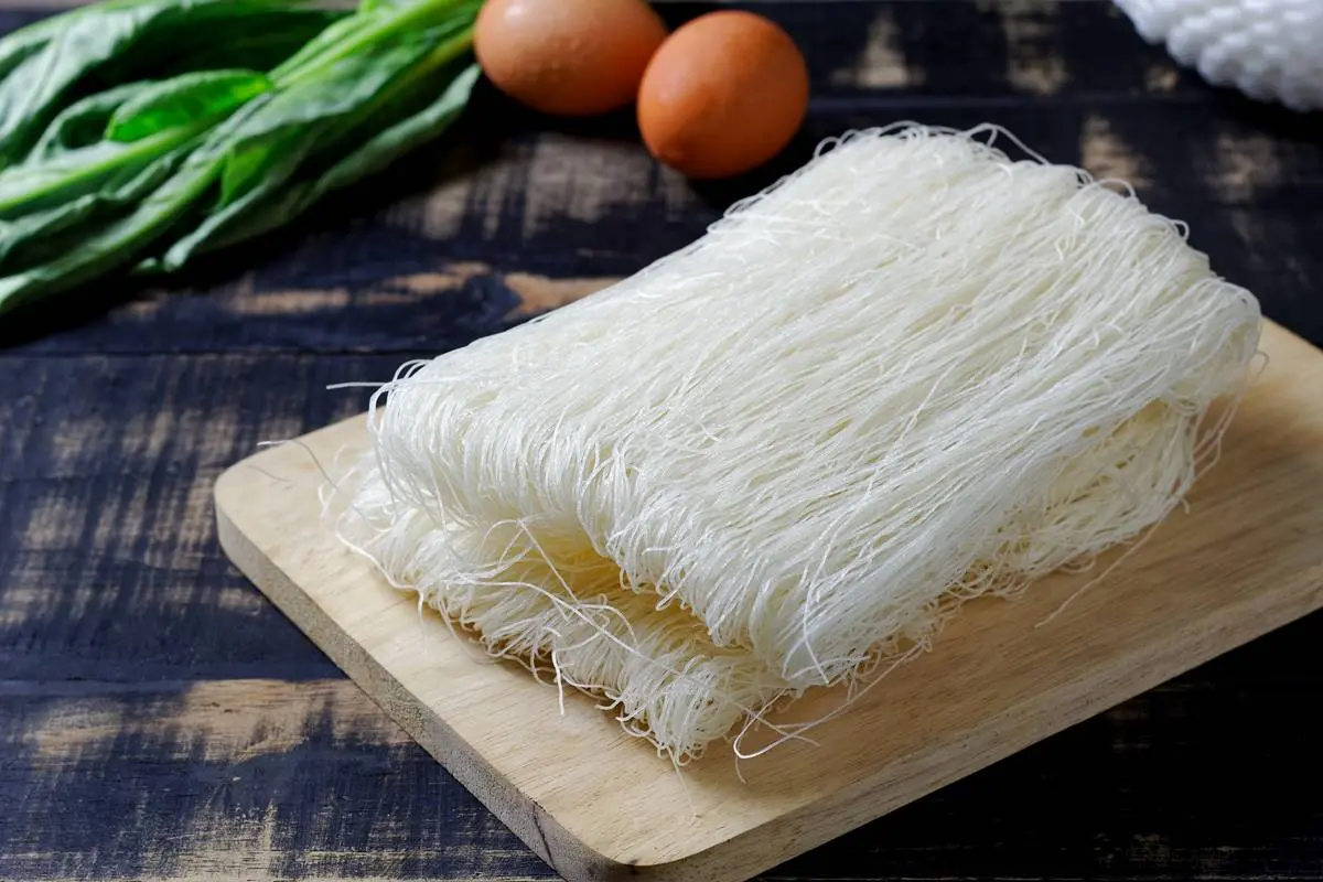小心把漂白劑吃下肚!5種「白色食物」注意,金針菇下鍋前「這樣做」更安心 小心把漂白劑吃下肚!5種「白色食物」注意,金針菇下鍋前「這樣做」更安心