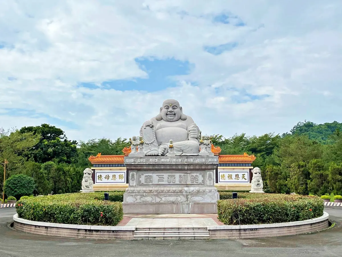 「這樣做」免費玩高雄氣墊水樂園!搶限量50元折價券逛市集,週末限定快衝 「這樣做」免費玩高雄氣墊水樂園!搶限量50元折價券逛市集,週末限定快衝