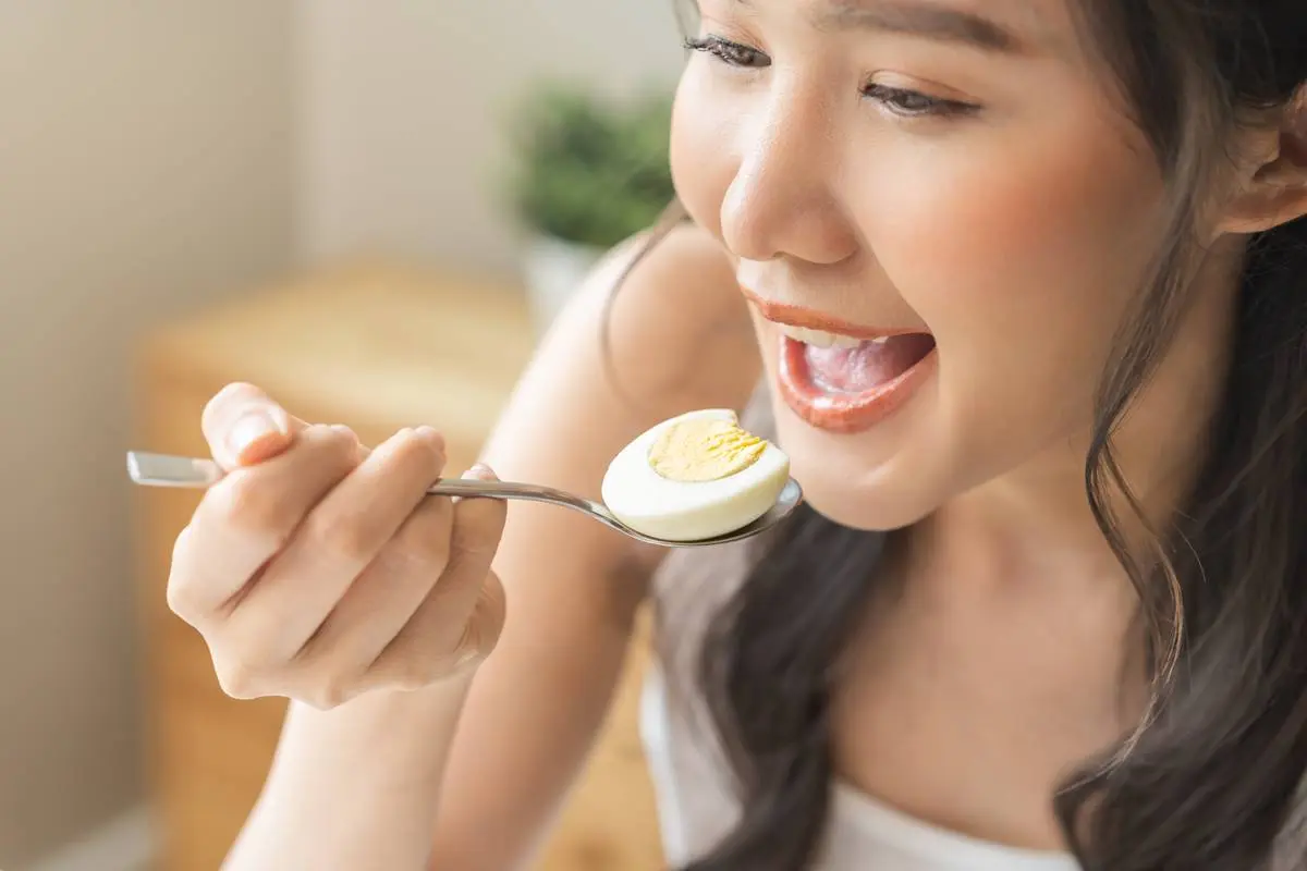 「雞蛋」是過敏地雷食物榜首！中醫解惑背後真相，籲「１類人」盡量少吃