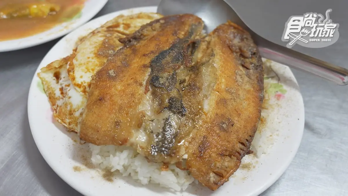 台南新營美食推薦TOP９！15元肉燥飯小吃、爆蛋紅蟳特色美食