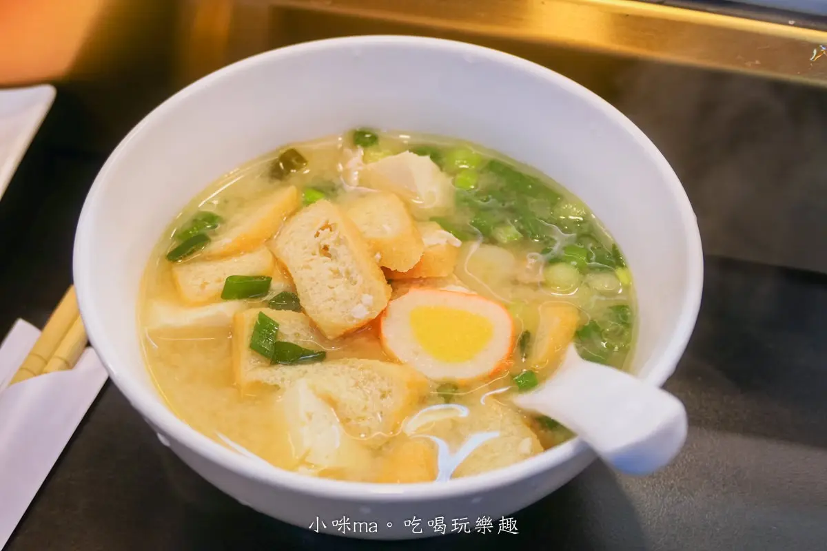免費「滿料味噌湯」喝到飽!台北人瘋排隊「厚切生魚片」,擠爆市場平價日料 免費「滿料味噌湯」喝到飽!台北人瘋排隊「厚切生魚片」,擠爆市場平價日料