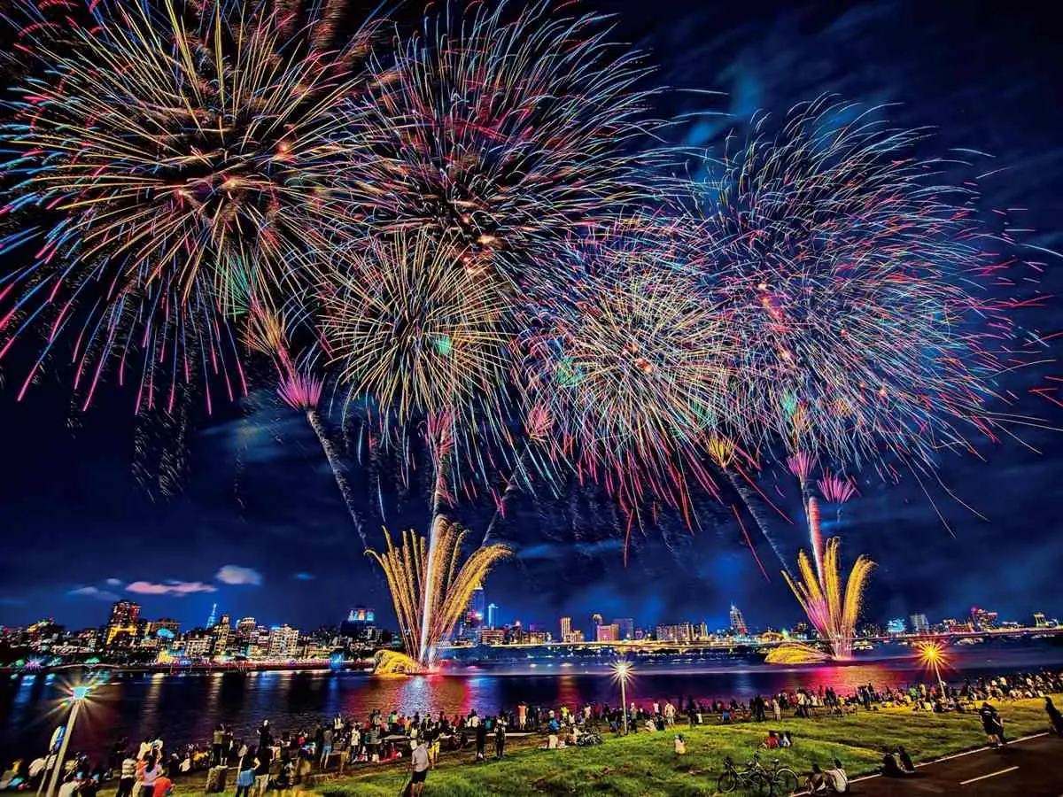 2024大稻埕煙火「這4天」綻放!演唱會卡司、周邊美食景點、交通管制全攻略 2024大稻埕煙火「這4天」綻放!演唱會卡司、周邊美食景點、交通管制全攻略