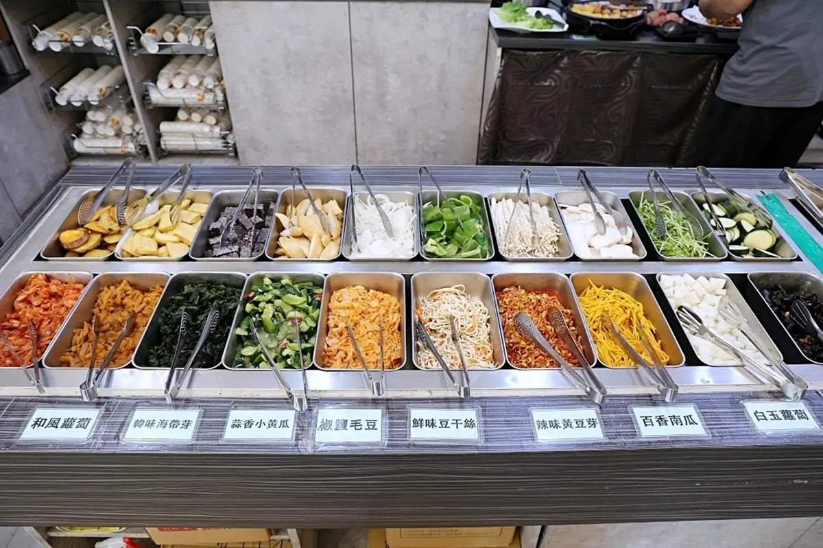 369元韓式烤肉吃到飽！10種肉品、20款小菜無限嗑，還有炸雞＋海鮮粥任吃