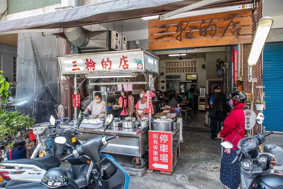 烤黑輪登上《米其林》！飄香50年攤車賣到開店面，免費喝關東煮湯人情味滿滿