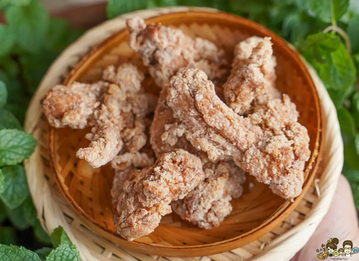 網稱「高雄賣最好炸全雞」!比臉大巨無霸炸雞300有找,必點隱藏版手標泰奶 網稱「高雄賣最好炸全雞」!比臉大巨無霸炸雞300有找,必點隱藏版手標泰奶