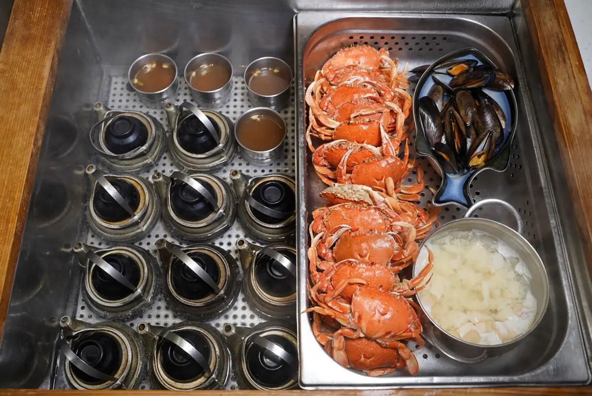 新竹吃到飽霸主!221公斤黑鮪魚現切生魚片,爽嗑牛排干貝暢飲日本生啤 新竹吃到飽霸主!221公斤黑鮪魚現切生魚片,爽嗑牛排干貝暢飲日本生啤