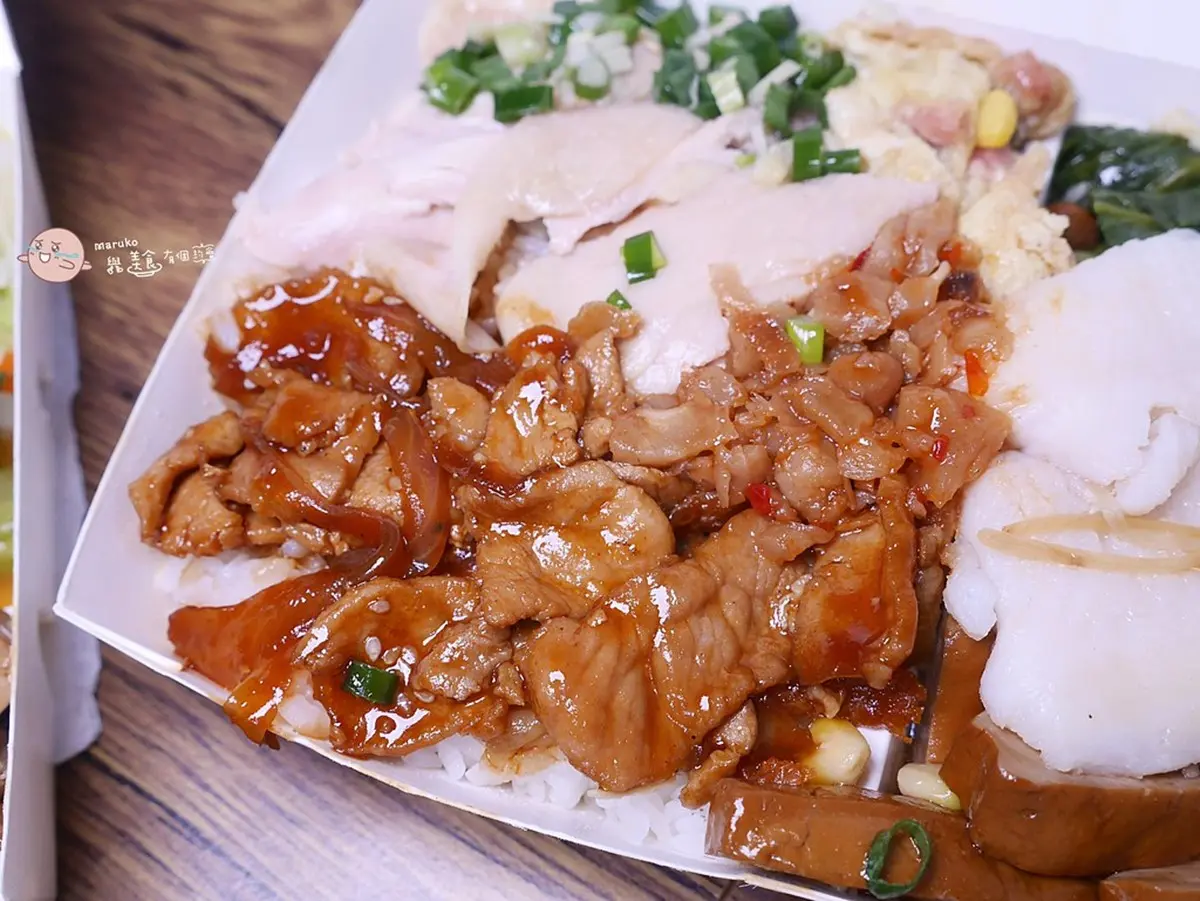 挑戰台北最便宜!便當3拼主菜+5配菜僅120元,隱身夜市還沒開門先排爆 挑戰台北最便宜!便當3拼主菜+5配菜僅120元,隱身夜市還沒開門先排爆