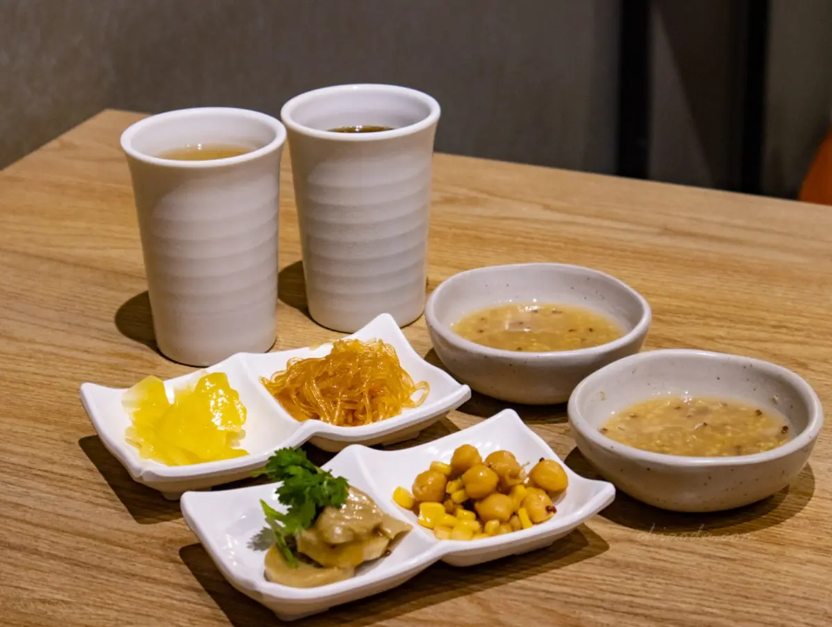 最低139元！小米粥、涼拌小菜無限吃到飽，網評4.9星「超狂蔬食料理」