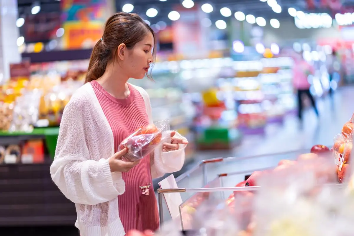 逛超市先買米或先買菜?「採買順序錯」恐釀食物中毒,小心籃中食品交叉汙染 逛超市先買米或先買菜?「採買順序錯」恐釀食物中毒,小心籃中食品交叉汙染